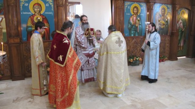 2010stmatthewfirstliturgy056