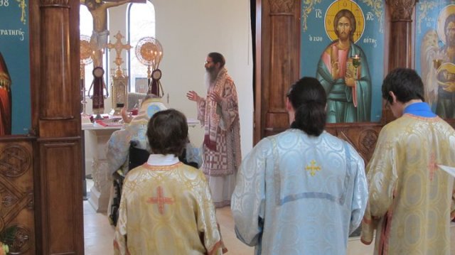 2010stmatthewfirstliturgy062